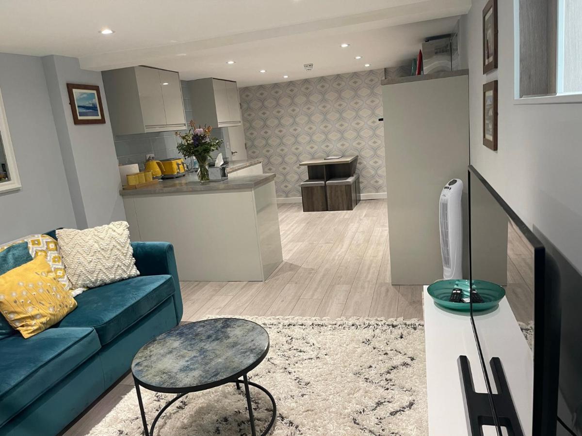 Entire 2 Bed Flat With Garden, Located Near Beach Lägenhet Brighton Exteriör bild