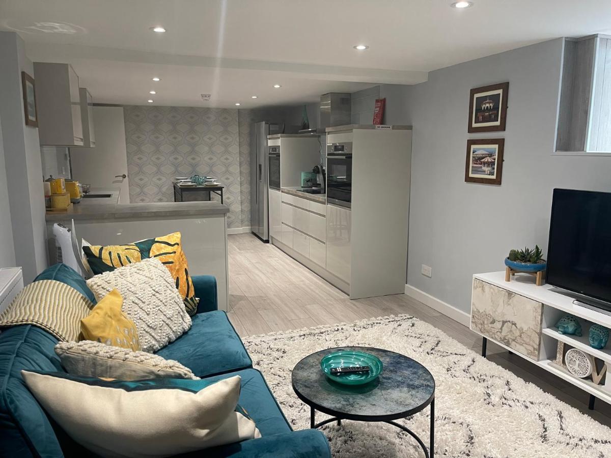 Entire 2 Bed Flat With Garden, Located Near Beach Lägenhet Brighton Exteriör bild